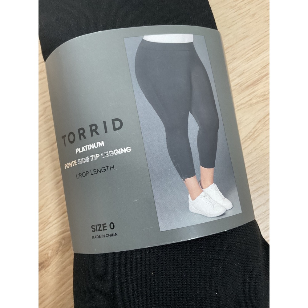 Torrid Size 0 Women's Platinum Ponte Side Zip Leggings Crop Length Black - Picture 2 of 4